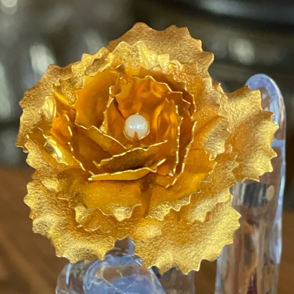 SANDOR Signed Gold Tone and Faux Pearl Estate Costume Brooch - Picture 1 of 11